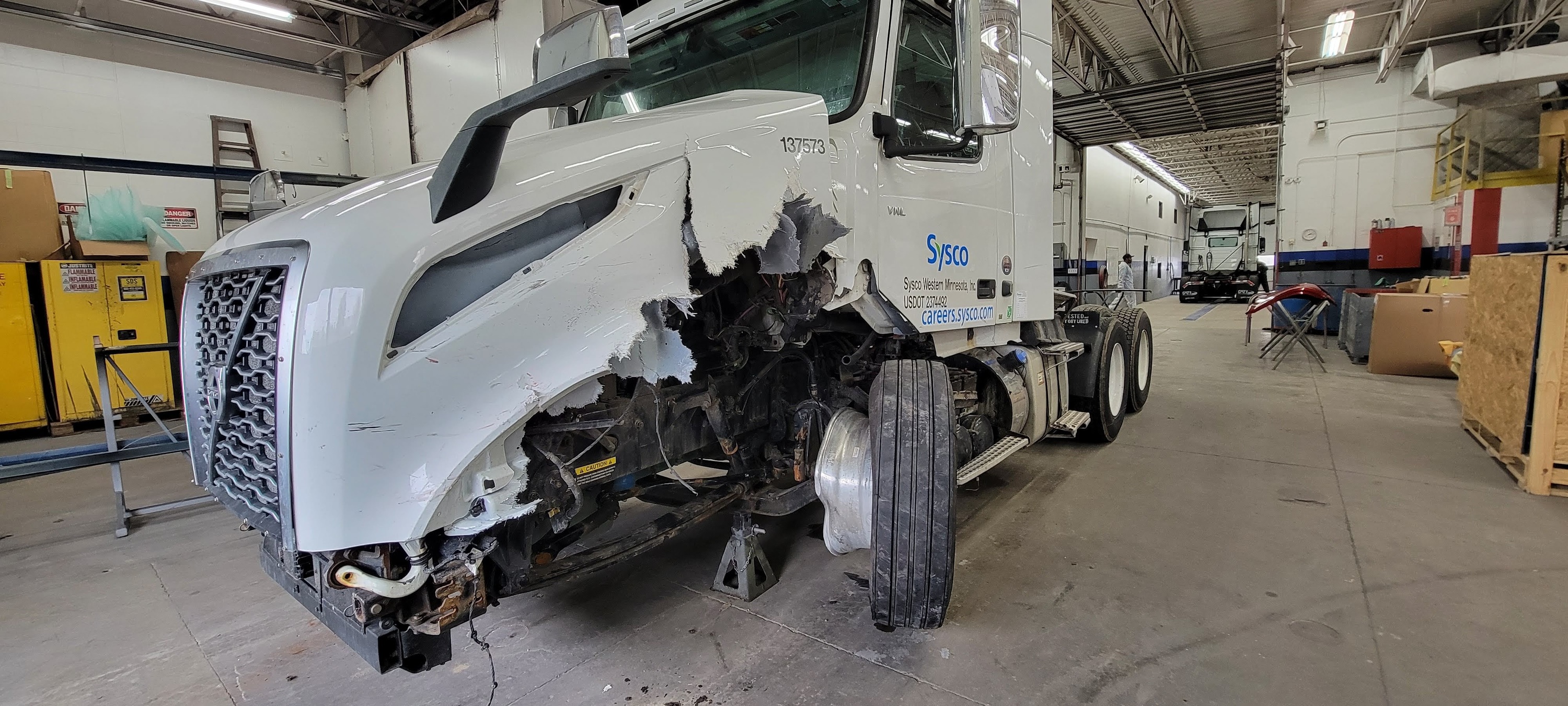 GATR Truck Center - Waukee, Iowa - Body and Collision Shop